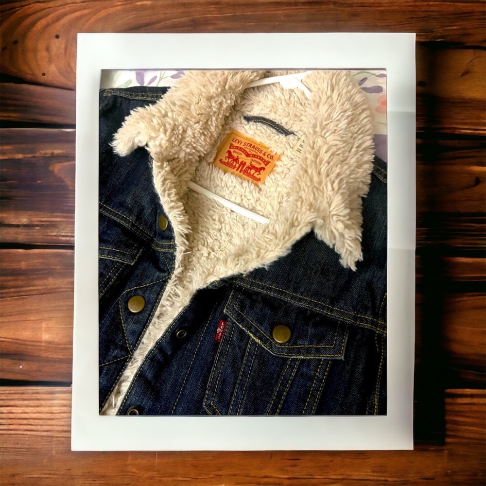Levi’s xs.